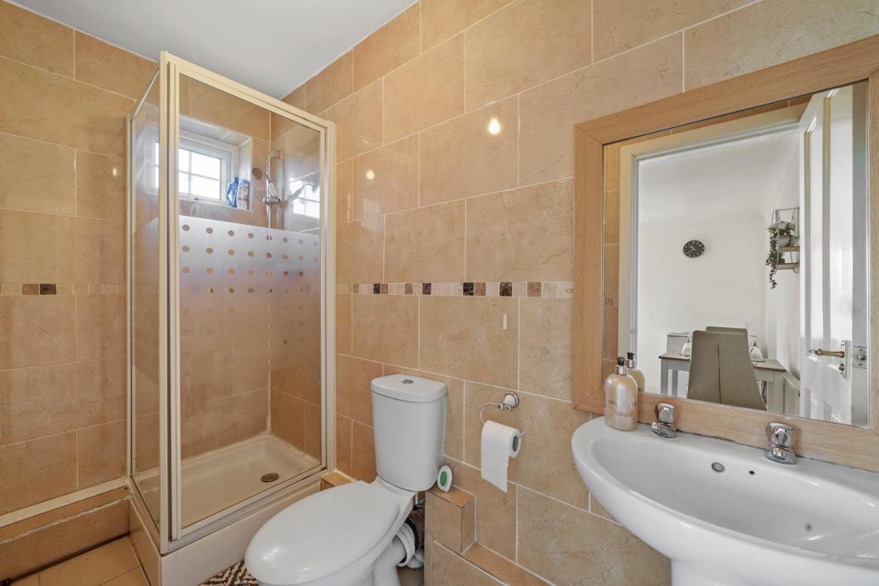 1 Bedroom Flat Aylesbury, Private Parking, Fowler Rd Aylesbury  Exterior photo